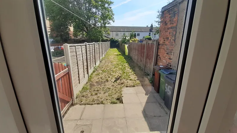 Queen Street // 2 Bed Student House // Sep 2026 - Image 10